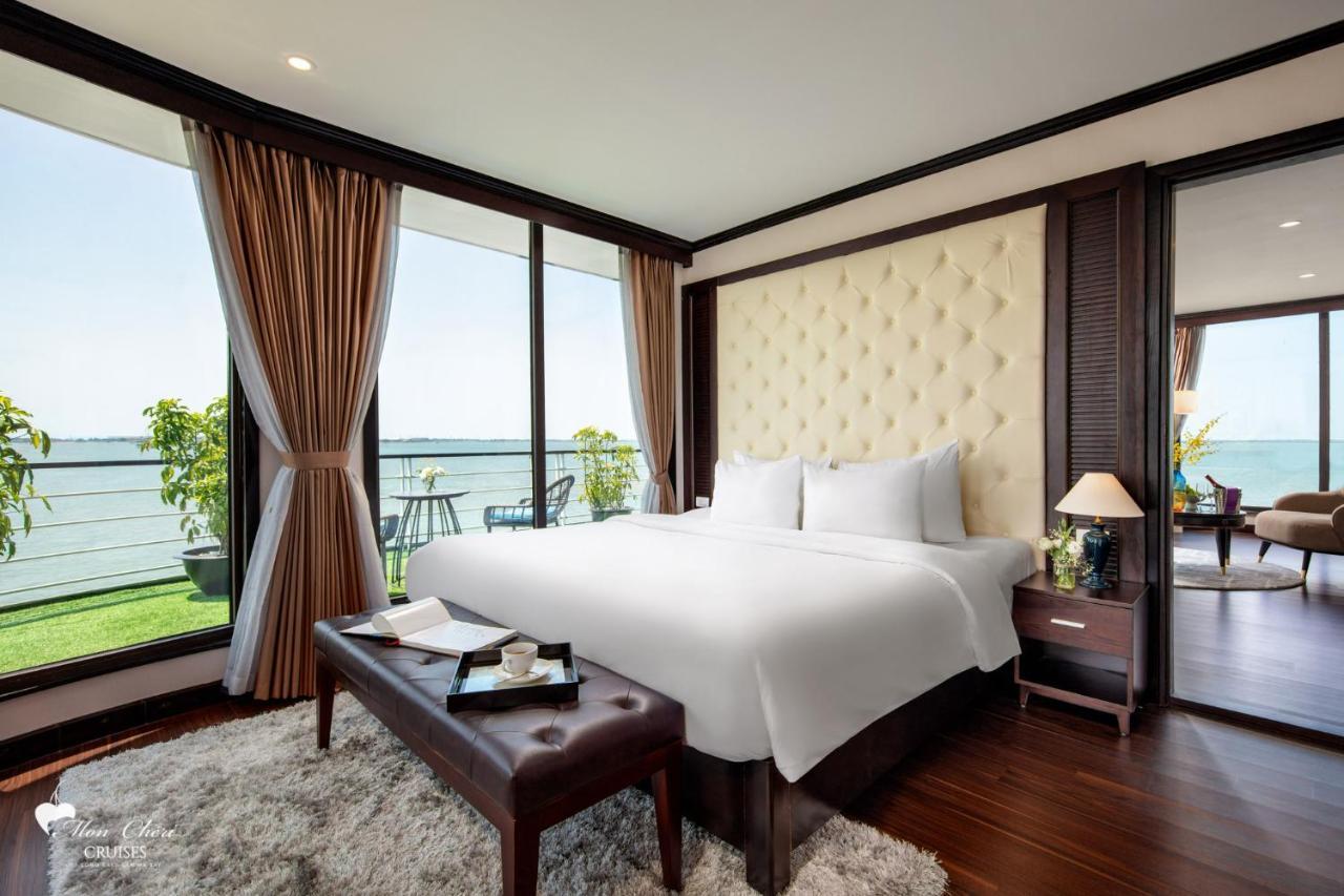 Mon Cheri Cruises 5*